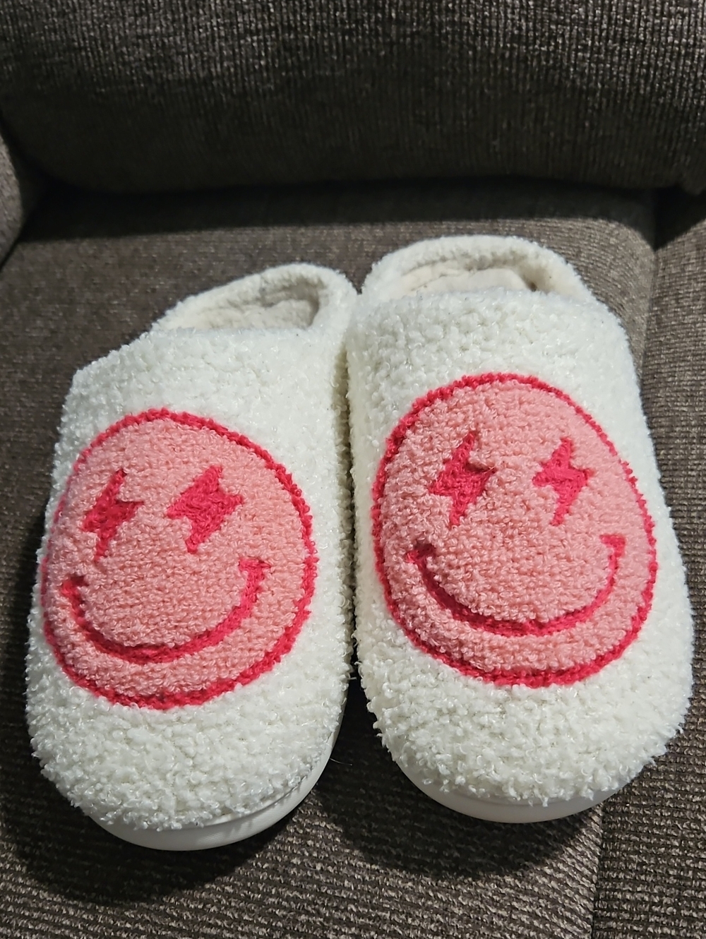 ❤️ Cozy Cream Terry Slippers with Pink Smiley Faces.Sz 9